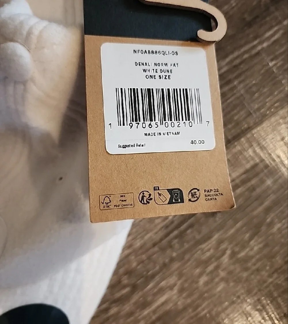 The North Face Denali Men’s White Dune Classic Fit Norm Cap